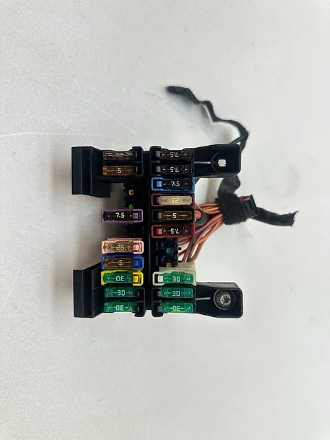 Fuse Box Mercedes-Benz E350 W211 2007 Dash 2115450301