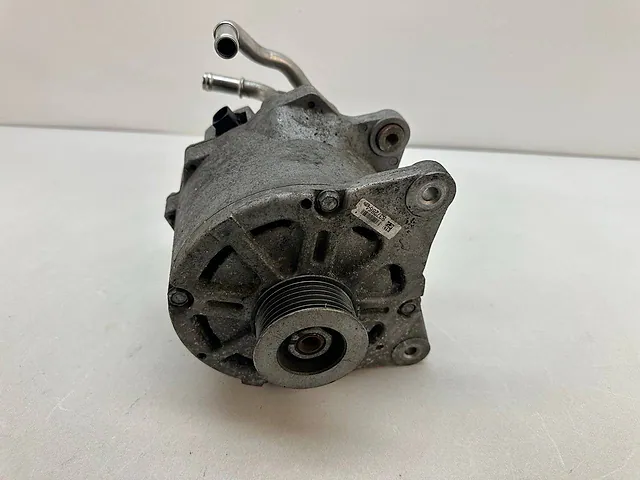 Alternator Audi A8 D4 2011 3.0L V6 Quattro 06E903015B