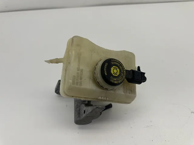 Brake Master Cylinder Audi A8 D4 2011 1036528