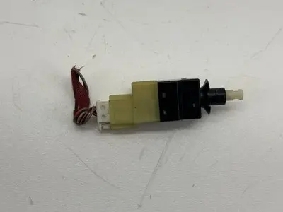 Genuine Mercedes Brake Light Switch W211 W219 E320 E350 E550 E63 AMG 0015456709