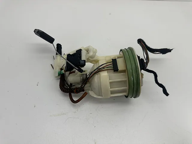 08-12 Mercedes W207 E550 Left Side Fuel Pump Level Sending Unit OEM