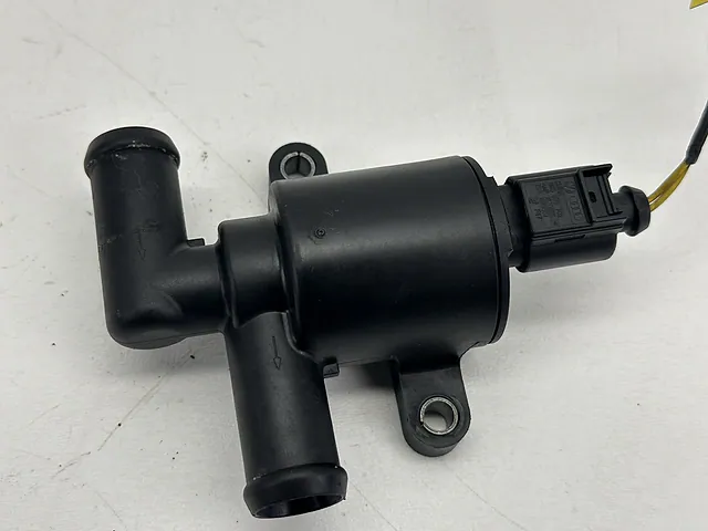 Heater Control Valve Audi A8 D4 2011 4H0121671D