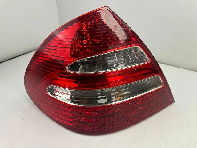 Tail Light Left Driver Side Mercedes-Benz E350 W211 2007 A211 820 03 64
