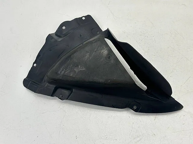 Wheel Arch Molding Right Passenger Side BMW X5 F15 2016 51717304046 — photo 2