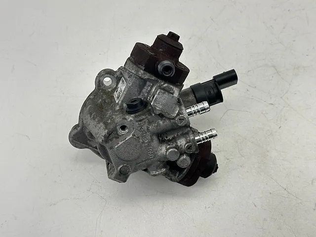 High Pressure Fuel Pump BMW X5 F15 2016 0 445 010 634