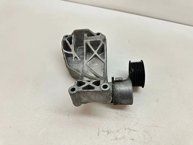 Alternator Bracket Audi A8 D4 2011 3.0 Supercharged 06E903143G